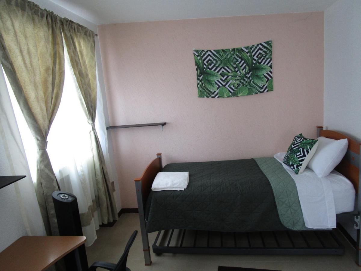 Emiliano Zapata  Preciosa Casa Palmera En Cuernavaca Con Alberca, Wifi, Tv Y Cocina Para Fin De Semana, Descanso, Vacaciones O Home Office מראה חיצוני תמונה